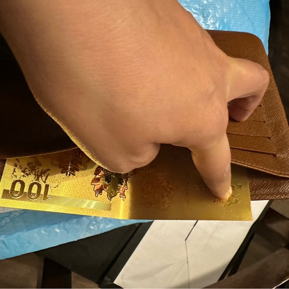 Used LV compact wallet
Authentic
Used but still lots of life in it - Picture 4 of 11